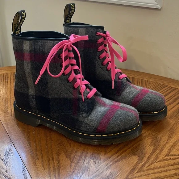 Custom Dr Martens Castel Boots Pink & Gray Plaid Wool Custom Pink Laces Size 10 - Picture 14 of 15